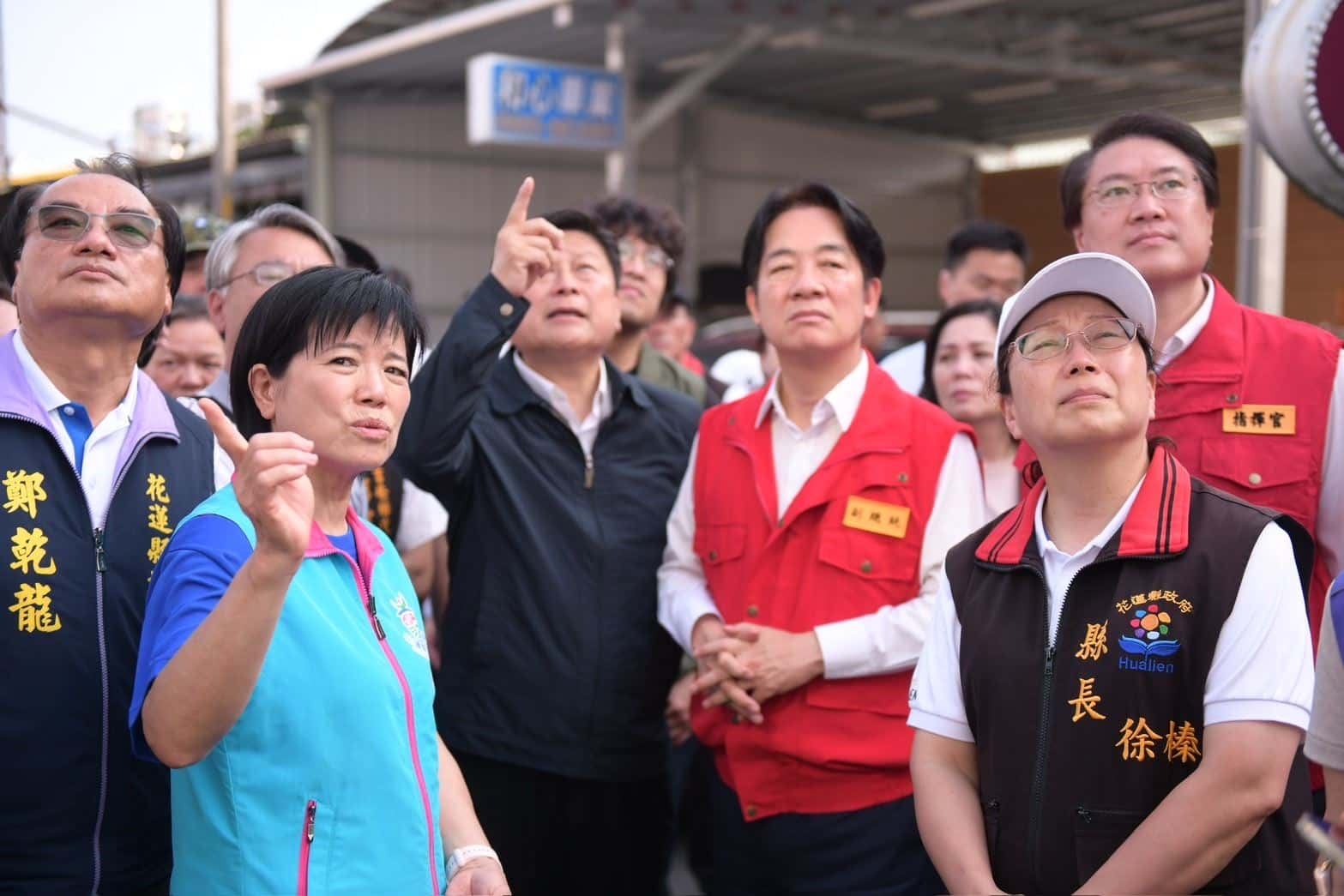 餘震不斷 縣長徐榛蔚提醒民眾遠離天王星大樓及其他傾斜危險建築物（圖：花蓮縣政府 提供）